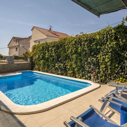 Family-friendly Apartments With Swimming Pool Podstrana, Split - 7539 Podstrana