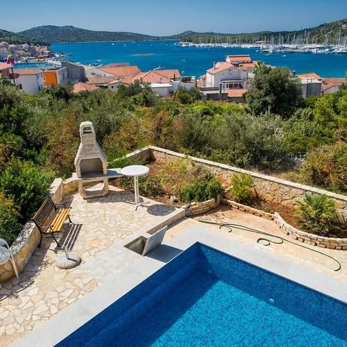 Ház Családok Részére Medencével Rogoznica - 15176