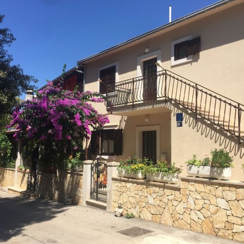Apartments By The Sea Mirca, Brač - 2886 Mirca