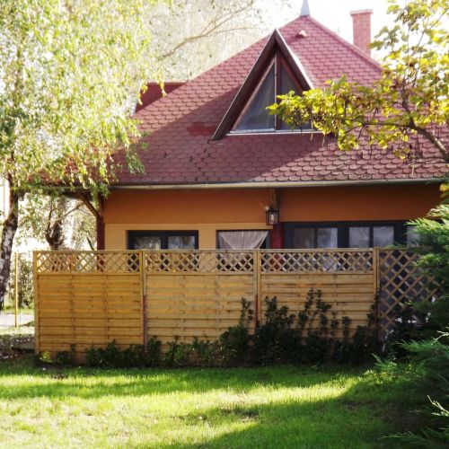 Nap-Hal Vízparti Ház Balatonszárszó – Balatonszárszó, Ungaria