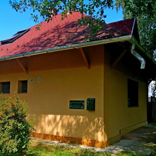 Nap-Hal Vízparti Ház Balatonszárszó – Balatonszárszó, Ungaria