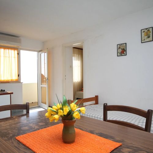 Apartmanok A Tenger Mellett Marusici, Omis - 8632 Marušići