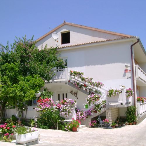 Apartments With Parking Space Palit, Rab - 14610 Palit