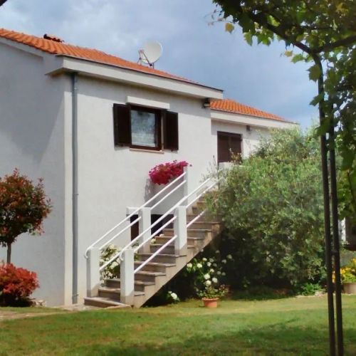 Apartmanok Parkolóhellyel Njivice, Krk - 14932 Njivice