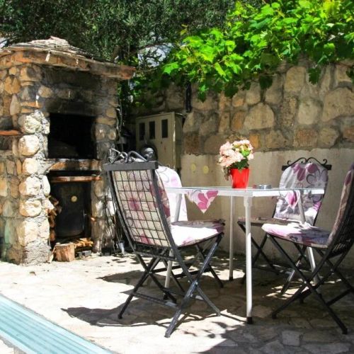 Apartments By The Sea Makarska - 15200