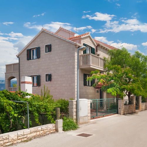 Apartments By The Sea Postira Brač - 15242