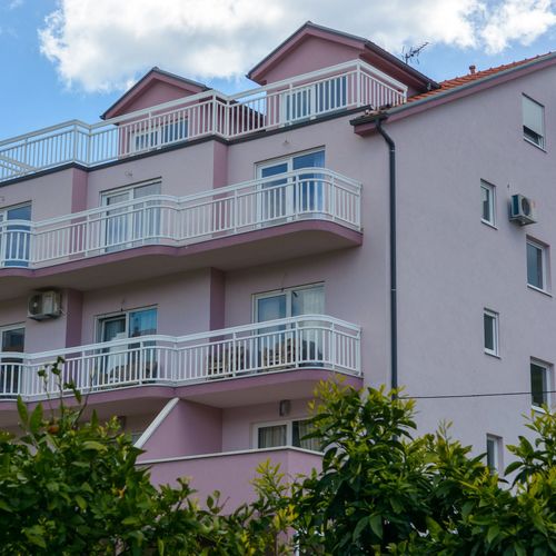 Apartmanok Parkolóhellyel Trogir - 15440