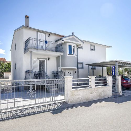 Apartments Crystal Vodice