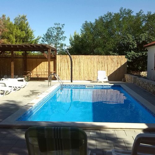 Family-friendly Apartments With Swimming Pool Vir - Lozice, Vir - 13569 Vir - Lozice