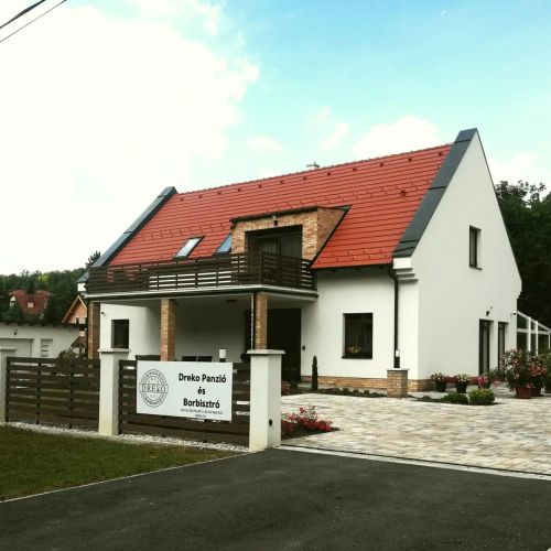 Dreko Panzió és Borbisztró Győrújbarát – Győrújbarát, Ungaria