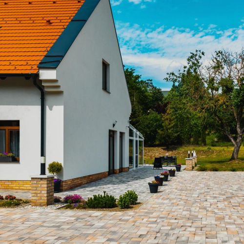Dreko Panzió és Borbisztró Győrújbarát – Győrújbarát, Ungaria