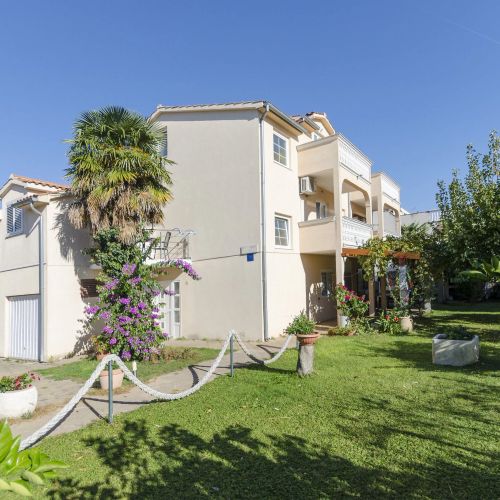 Apartments Sweet garden Vodice