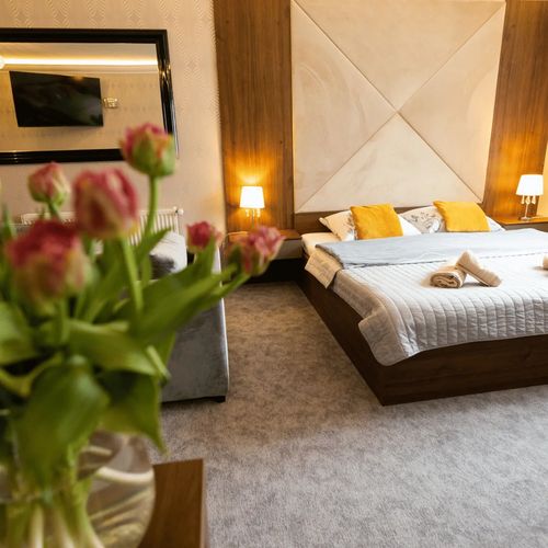 GOŚCINIEC NAD SAWĄ  Handzlówka