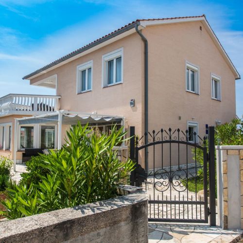 Holiday home Nika Linardići – Linardići, Croația