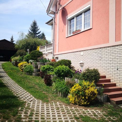 Bérc Apartman Egerszalók – Egerszalók, Ungaria