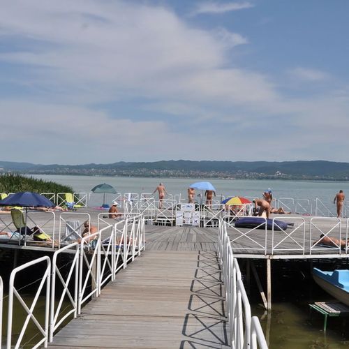 NaturExpert Mobilházak FKK Berény Naturista Kemping Balatonberény