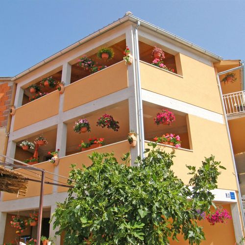 Apartment Frieske Primosten