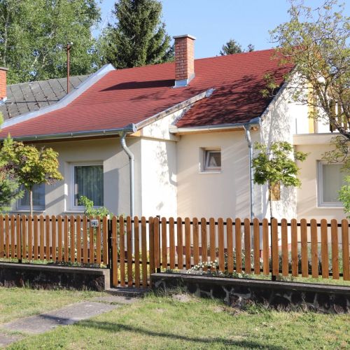 BMF Nyaraló Balatonmáriafürdő