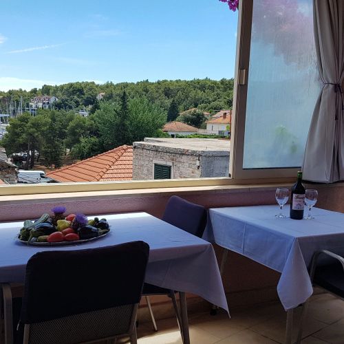 Rooms Roza Vrboska