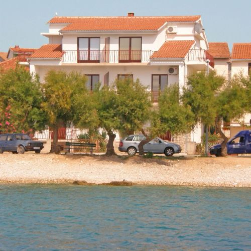 Apartments Ivana Primosten