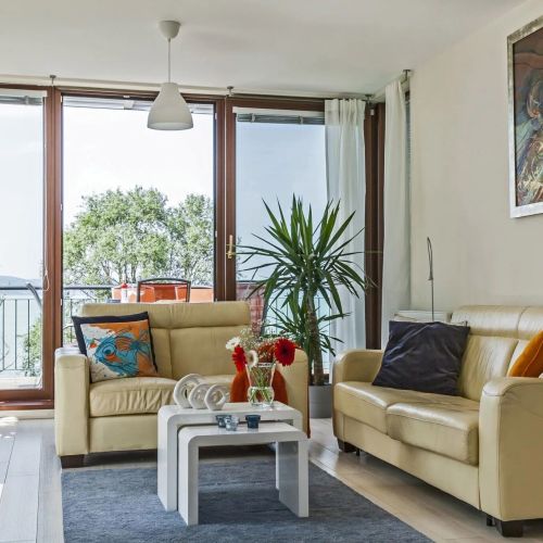 Panoramic Art Apartment with jacuzzi Balatonlelle – Balatonlelle, Ungaria