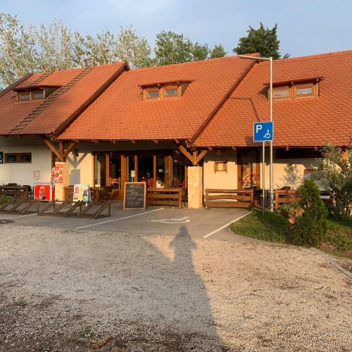 Szitakötő Panzió Balatonfűzfő – Balatonfűzfő, Maďarsko