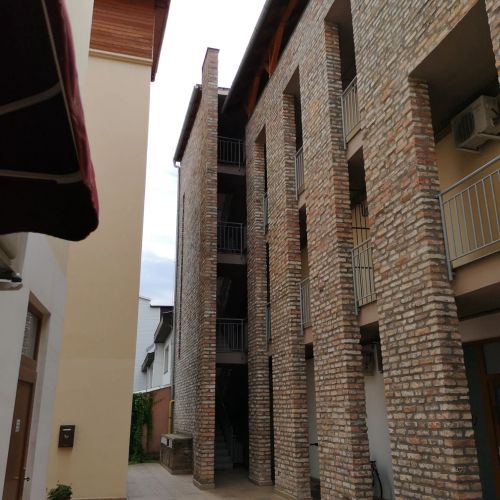 Belvárosi Terasz Apartman Gyula – Giula, Ungaria