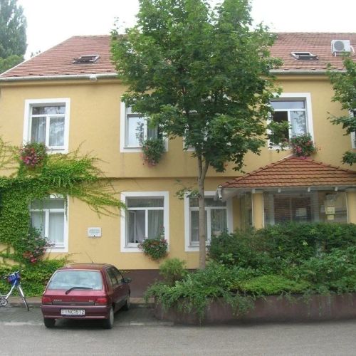 Hotel Arnold Tata – Tata, Ungaria