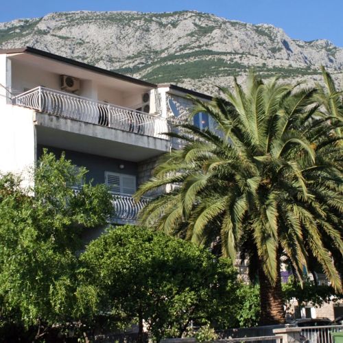 Apartments With Parking Space Makarska - 16521