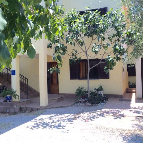 Apartments With Parking Space Vinišće, Trogir - 17062 Vinišće