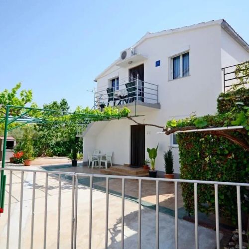 Apartmanok Parkolóhellyel Rogoznica - 17318