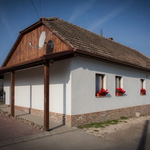 Grabensia Iskolamester Apartmanház Garáb