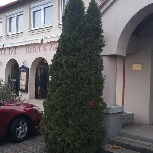 Bavária Hotel és Étterem Abda