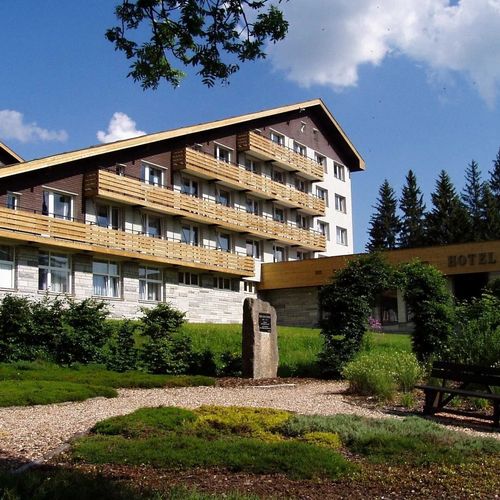 Hotel Srní a depandance Šumava