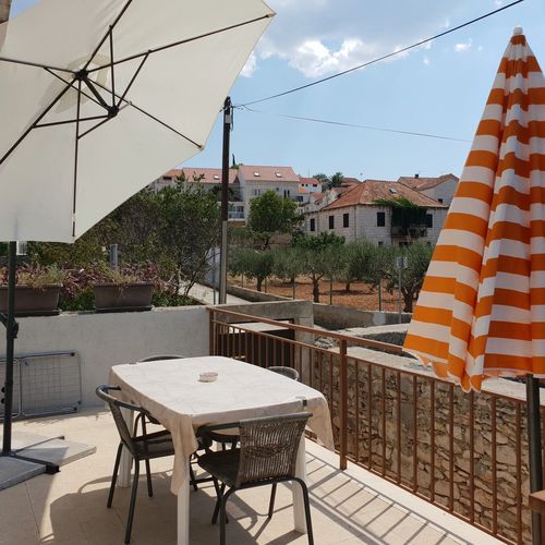Apartmanok Internet Hozzáféréssel Sutivan, Brac - 17825 Sutivan