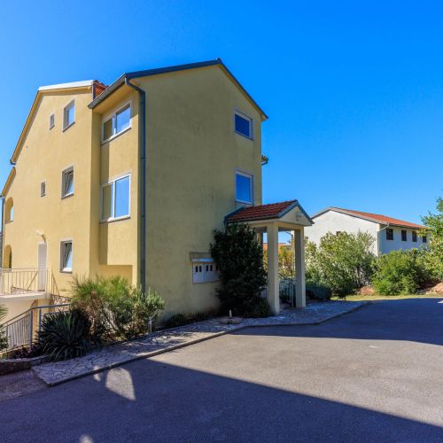 Apartments Petak Dramalj