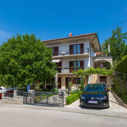 Apartments Dora Selce