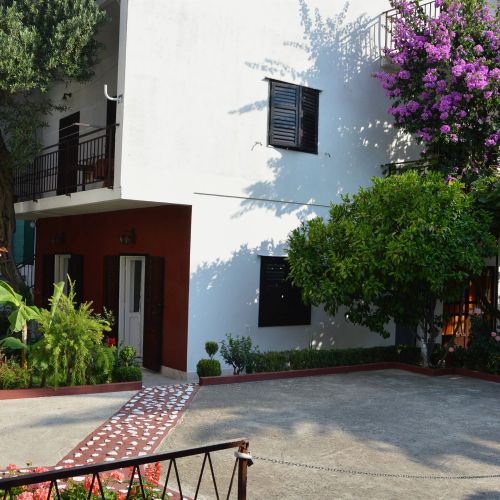 Apartment and Rooms Danica Podaca