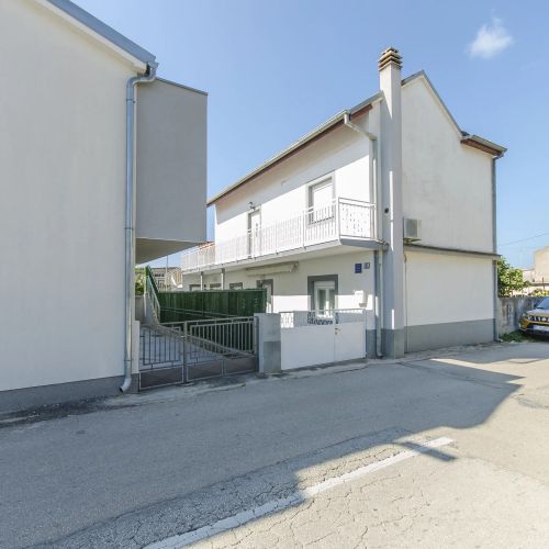 Apartments Danica Pirovac