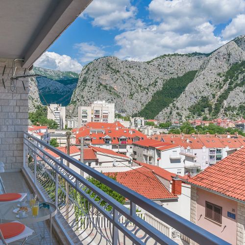 Apartment Adrian Omis