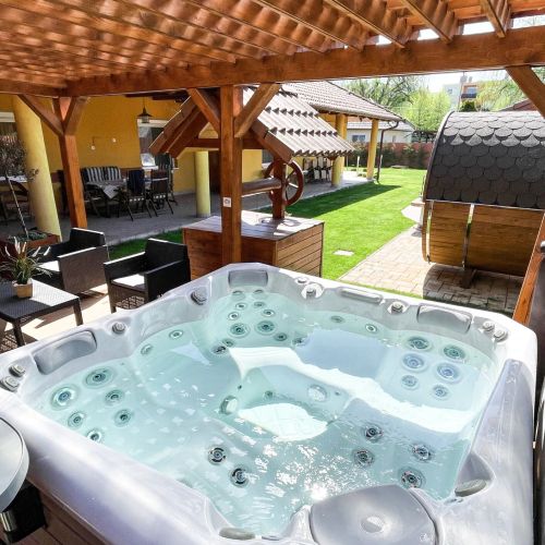 Sunny Medencés Jakuzzis Szaunás ház Siófok – Siófok, Ungaria