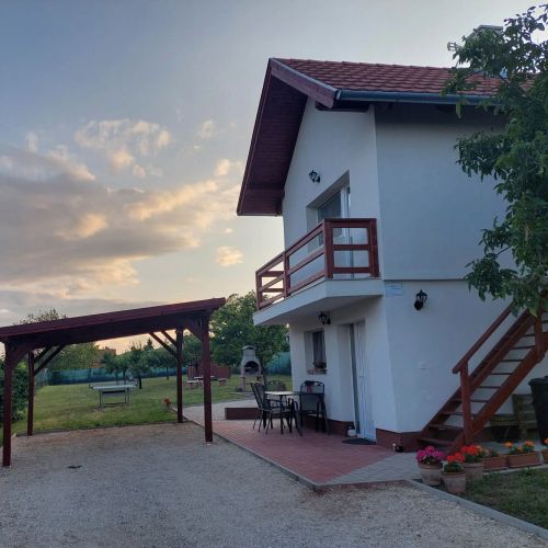 Laurus Vendégház Lovas