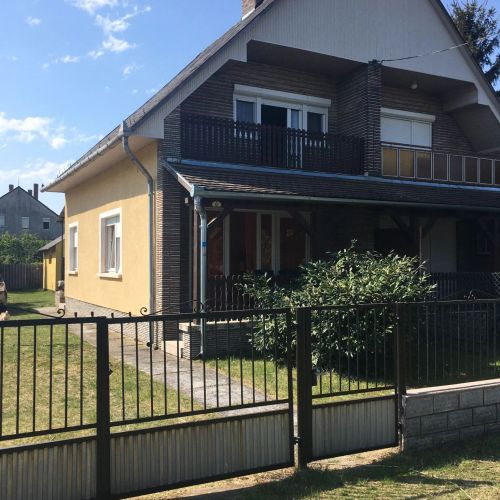 Vikrics Apartman Balatonmáriafürdő – Balatonmáriafürdő, Ungaria