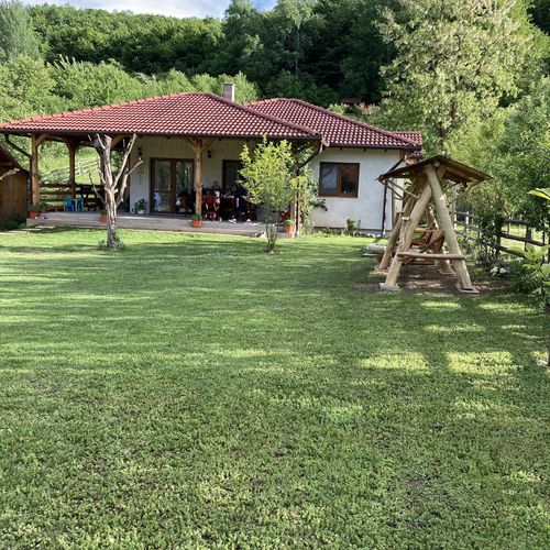 Căsuța de sub pădure Ampoița – Ampoița, România