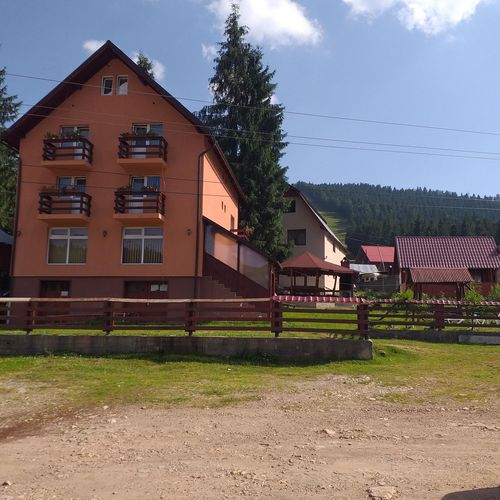 Casa Andreea Maria Vârtop – Vârtop, România