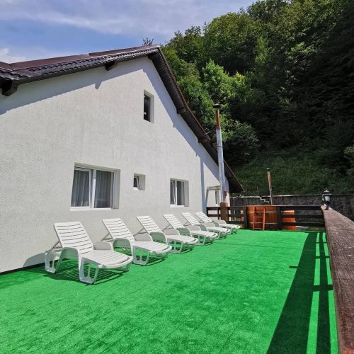 Casa Lirca Răstolița – Răstoliţa, România