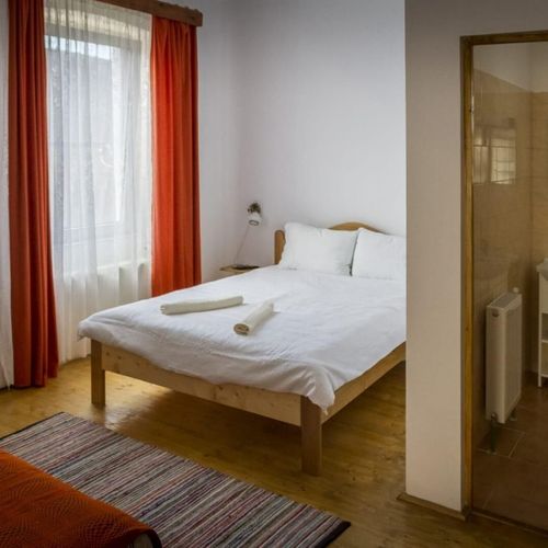 Casa din Bărcuț – Bărcut, România