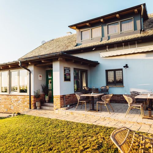 A Zöld Ajtós Ház Balatonlelle – Balatonlelle, Ungaria