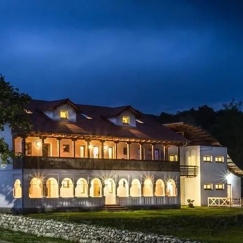 Hanul Vatra Costești