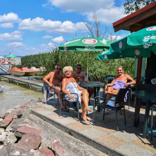 Balatontourist Berény Naturista Kemping Balatonberény – Balatonberény, Ungaria
